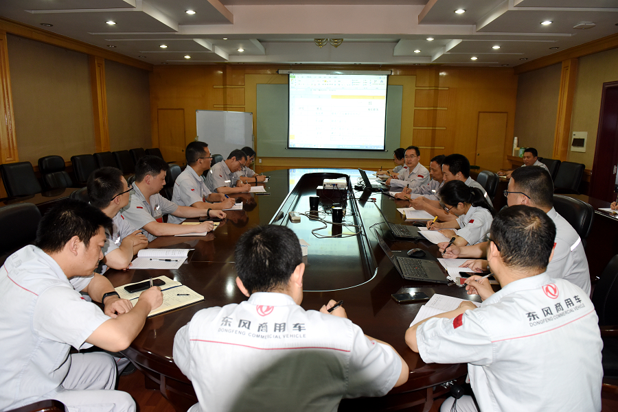 C:\Users\liangxq\Desktop\“三個(gè)報(bào)告”剛露面，鍛造廠員工為何討論的既熱烈又激烈？\鍛造廠分組討論1.jpg